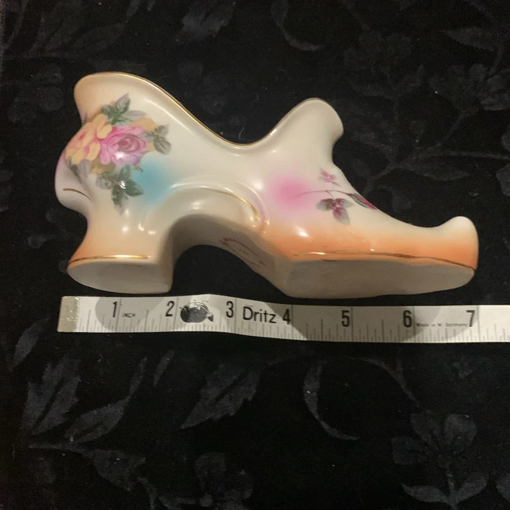 Beautiful vintage shoe with flowers 7 inches - Picture 5 of 8